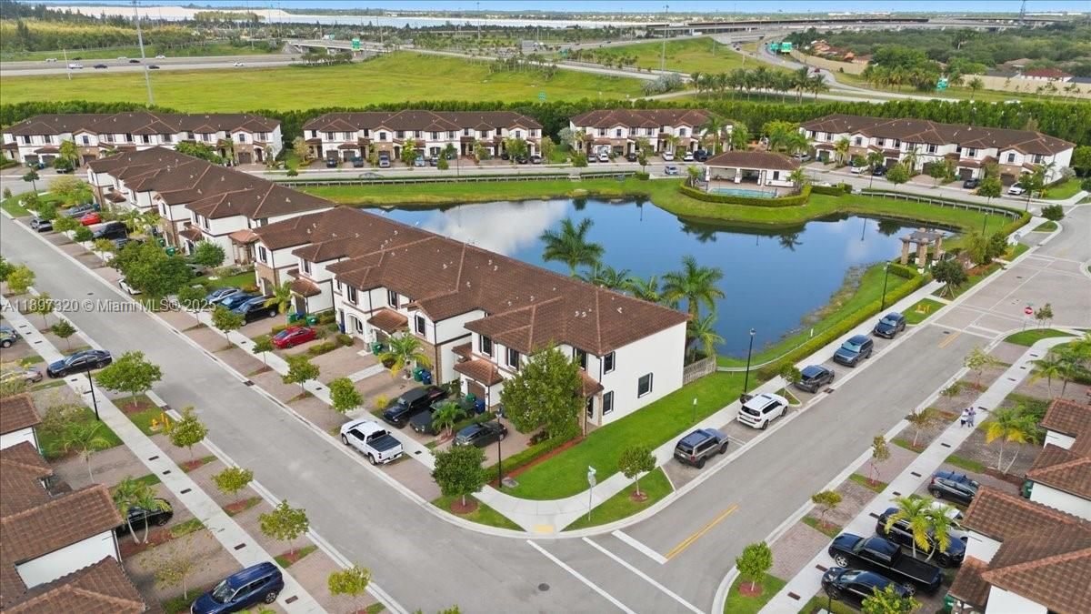 Active With Contract: $579,900 (5 beds, 2 baths, 1921 Square Feet)