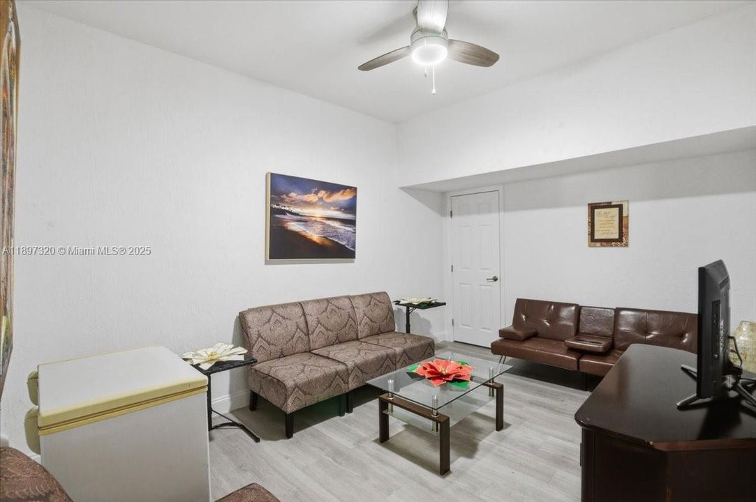 Active With Contract: $579,900 (5 beds, 2 baths, 1921 Square Feet)