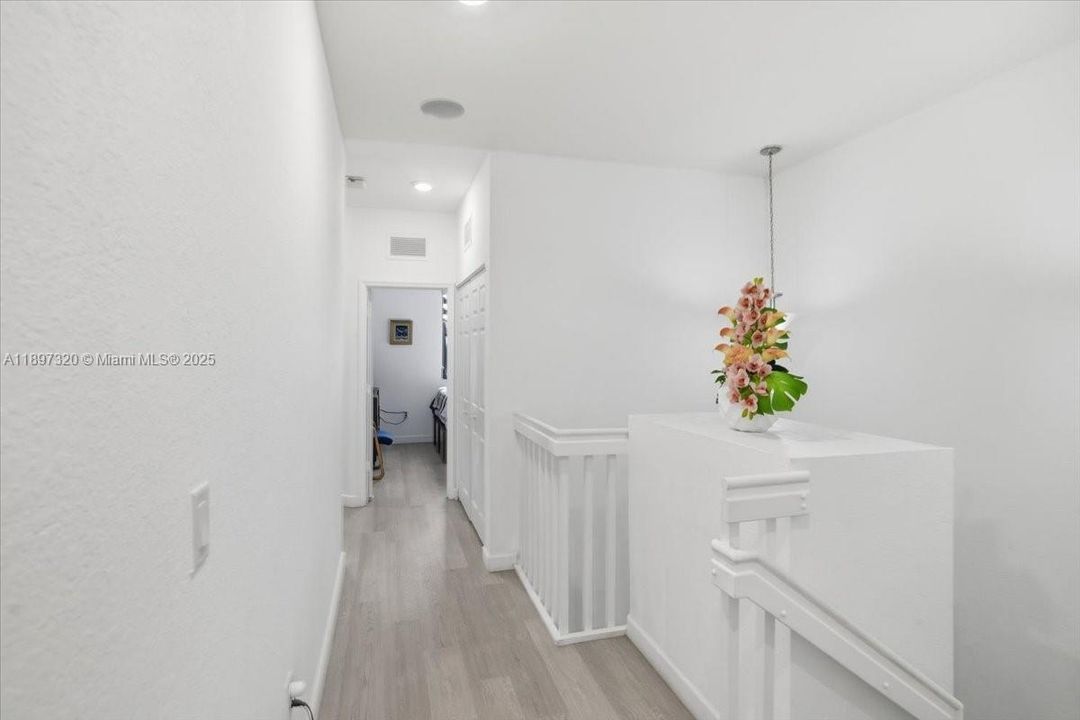 Active With Contract: $579,900 (5 beds, 2 baths, 1921 Square Feet)