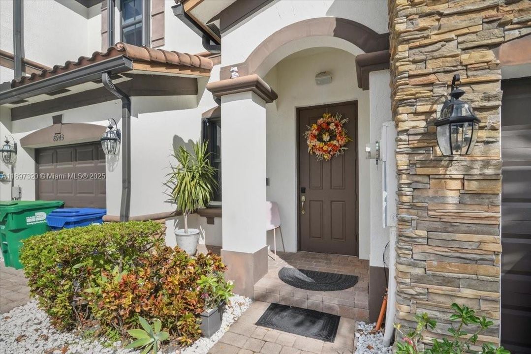 Active With Contract: $579,900 (5 beds, 2 baths, 1921 Square Feet)