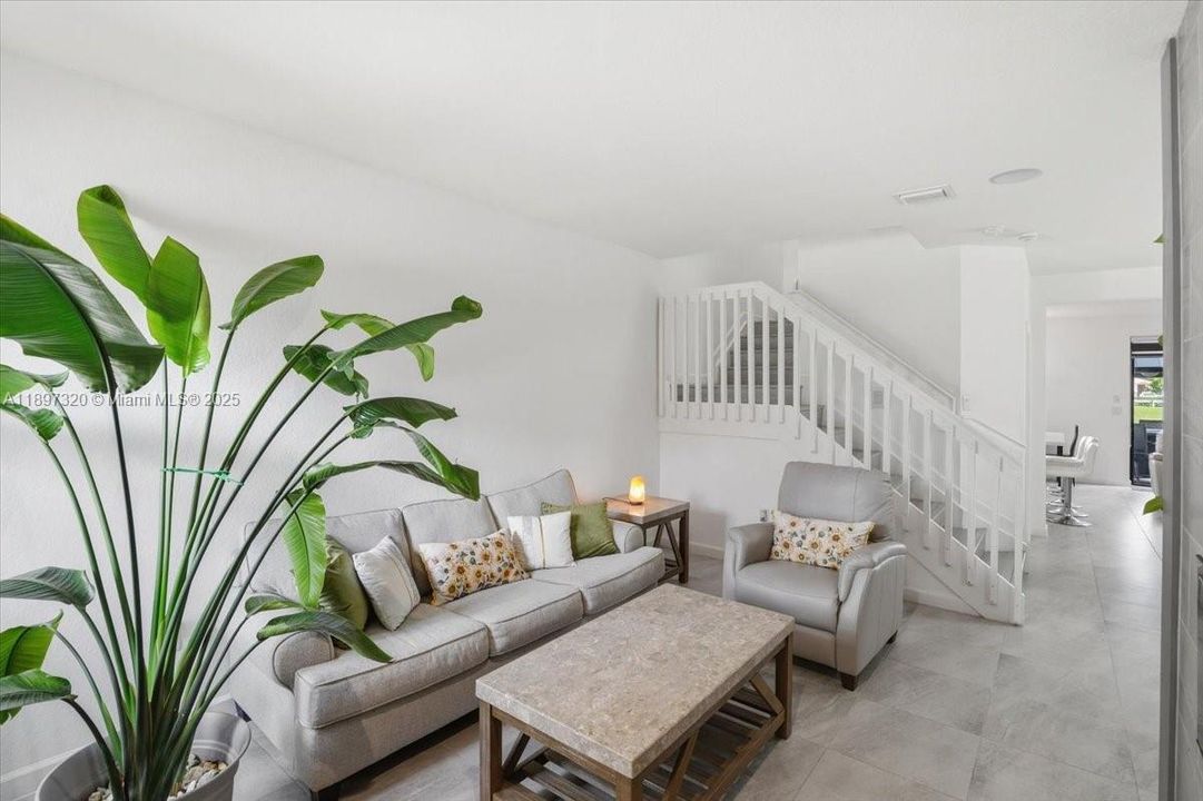 Active With Contract: $579,900 (5 beds, 2 baths, 1921 Square Feet)