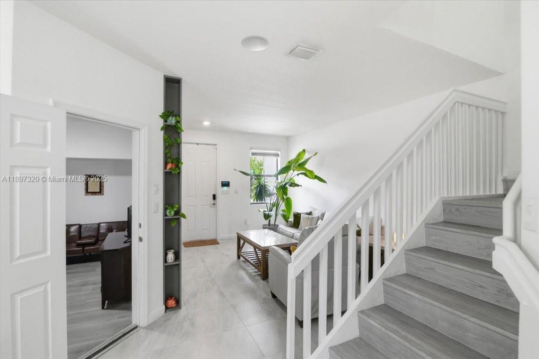 Active With Contract: $579,900 (5 beds, 2 baths, 1921 Square Feet)