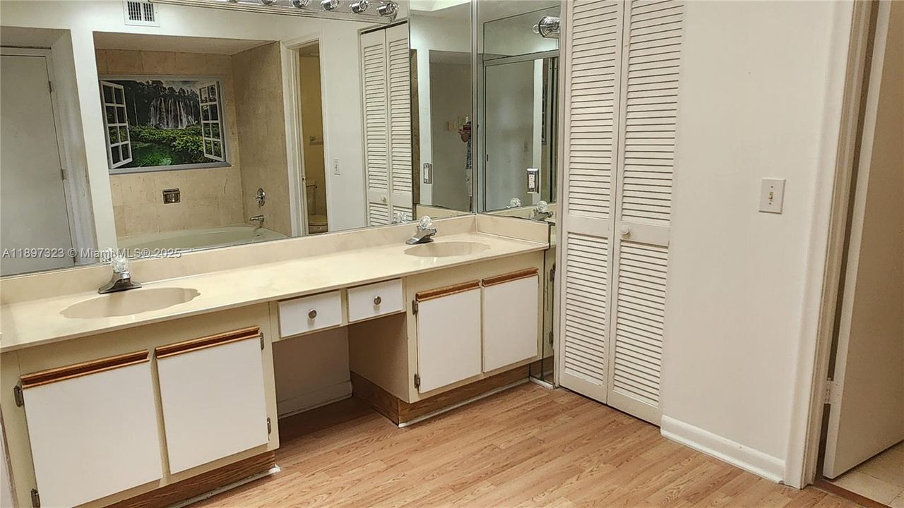 For Rent: $3,900 (4 beds, 3 baths, 2613 Square Feet)