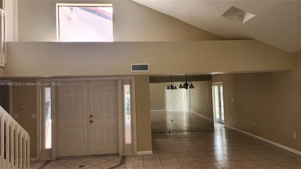 For Rent: $3,900 (4 beds, 3 baths, 2613 Square Feet)