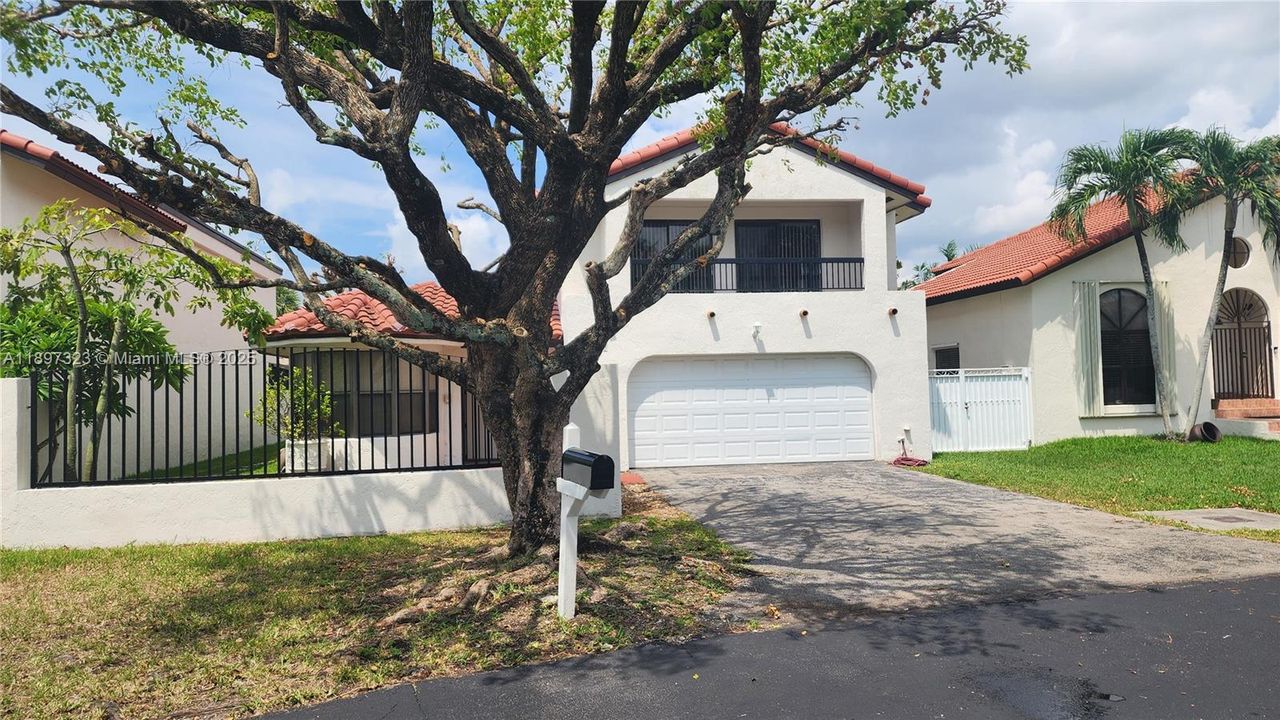 For Rent: $3,900 (4 beds, 3 baths, 2613 Square Feet)