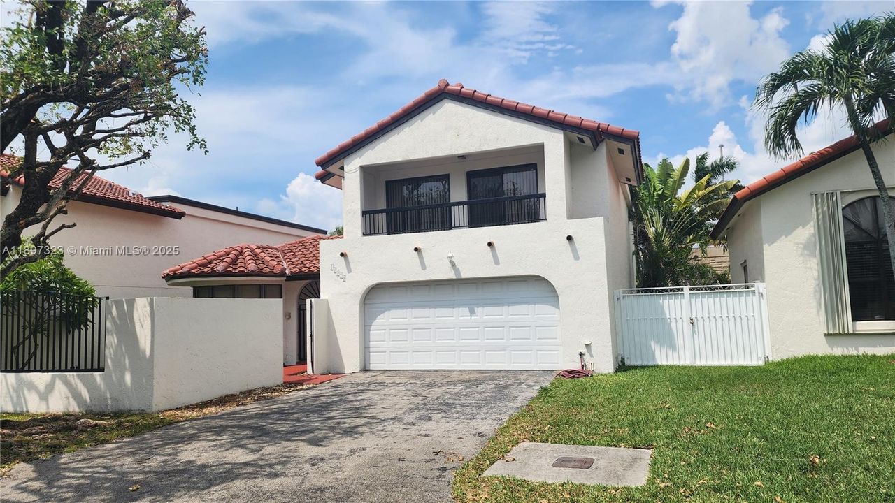 For Rent: $3,900 (4 beds, 3 baths, 2613 Square Feet)