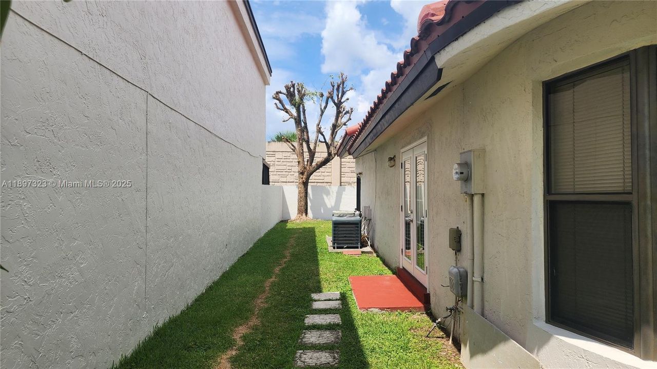 For Rent: $3,900 (4 beds, 3 baths, 2613 Square Feet)