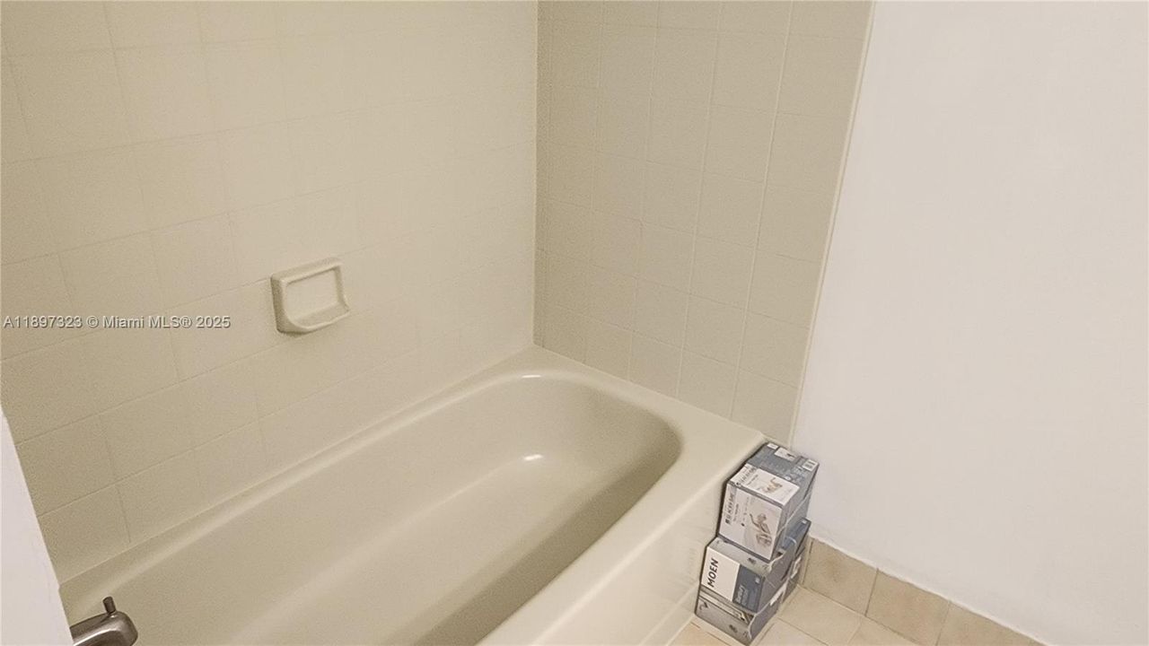 For Rent: $3,900 (4 beds, 3 baths, 2613 Square Feet)