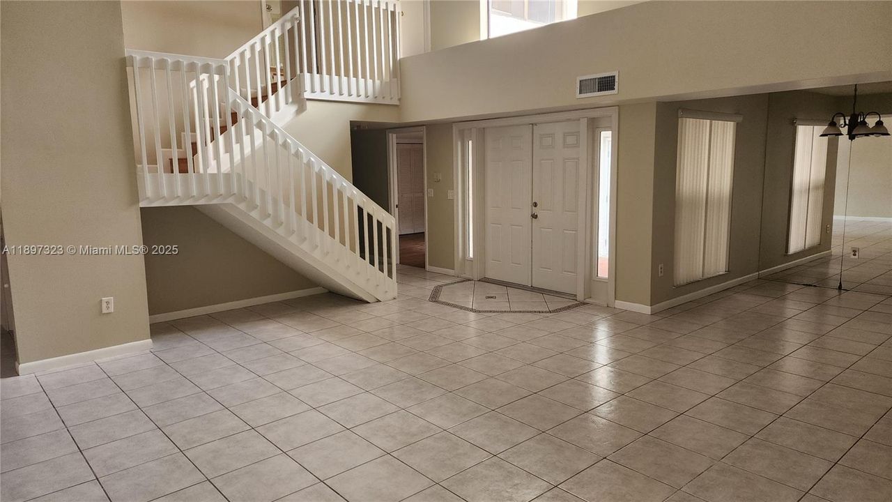 For Rent: $3,900 (4 beds, 3 baths, 2613 Square Feet)