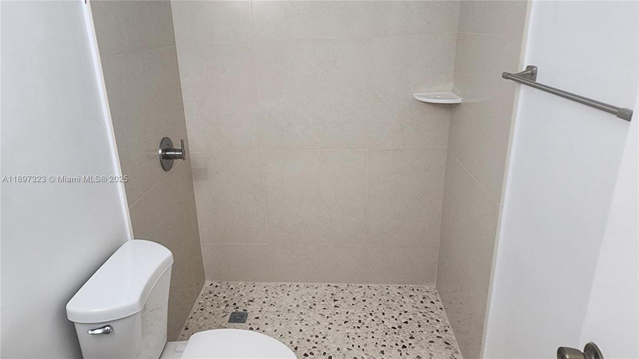 For Rent: $3,900 (4 beds, 3 baths, 2613 Square Feet)