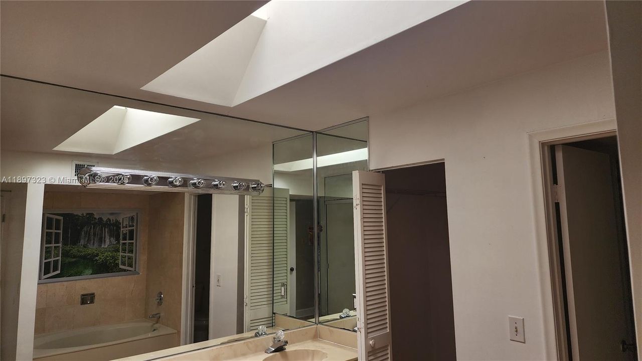 For Rent: $3,900 (4 beds, 3 baths, 2613 Square Feet)