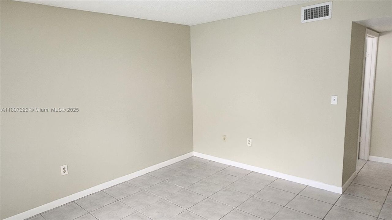 For Rent: $3,900 (4 beds, 3 baths, 2613 Square Feet)