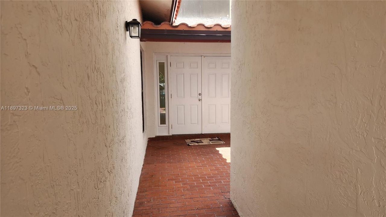 For Rent: $3,900 (4 beds, 3 baths, 2613 Square Feet)