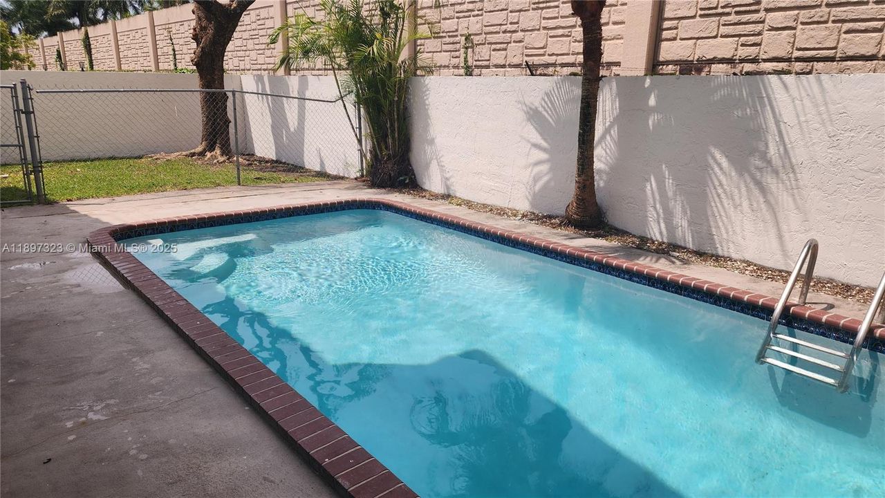 For Rent: $3,900 (4 beds, 3 baths, 2613 Square Feet)