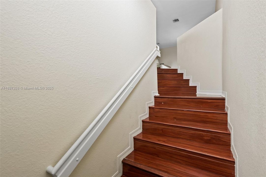 For Rent: $3,000 (3 beds, 2 baths, 1481 Square Feet)