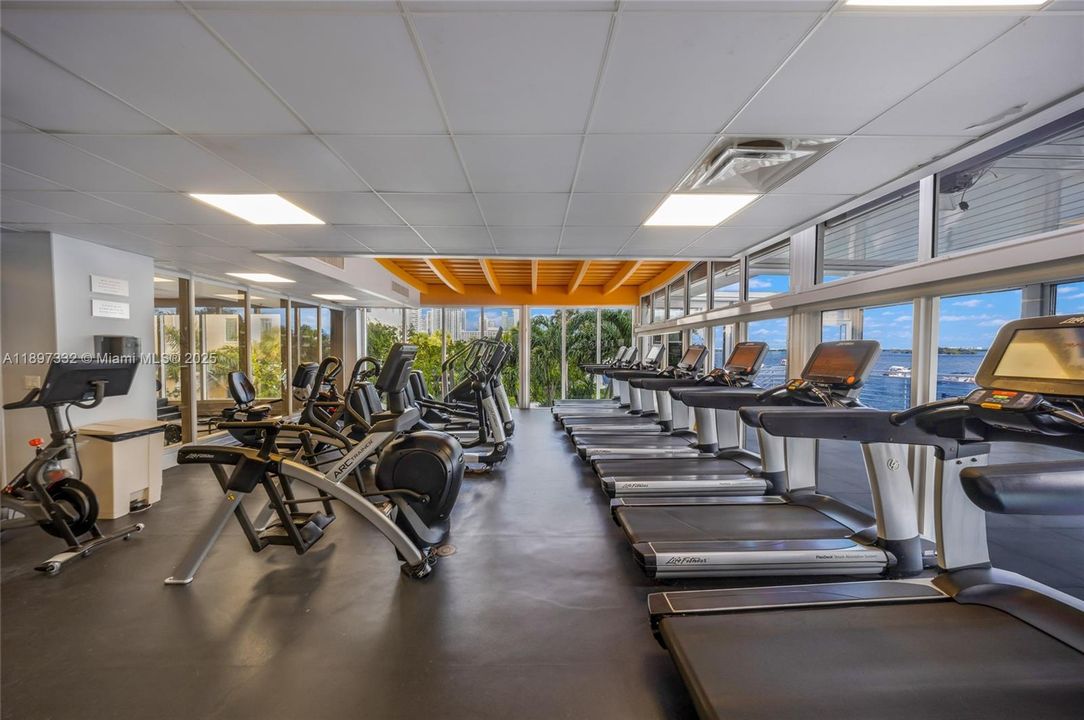 Active With Contract: $464,900 (1 beds, 1 baths, 1066 Square Feet)