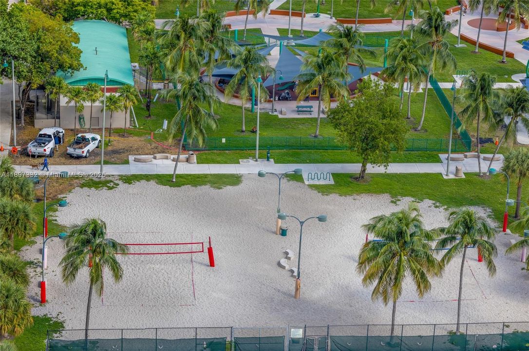 Active With Contract: $464,900 (1 beds, 1 baths, 1066 Square Feet)