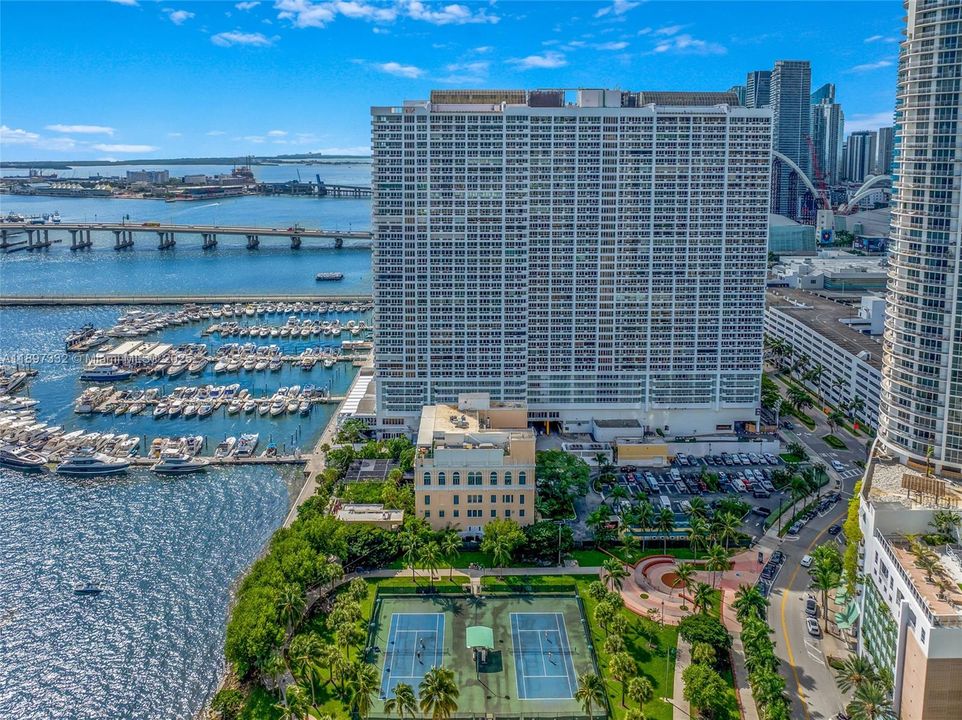 Active With Contract: $464,900 (1 beds, 1 baths, 1066 Square Feet)