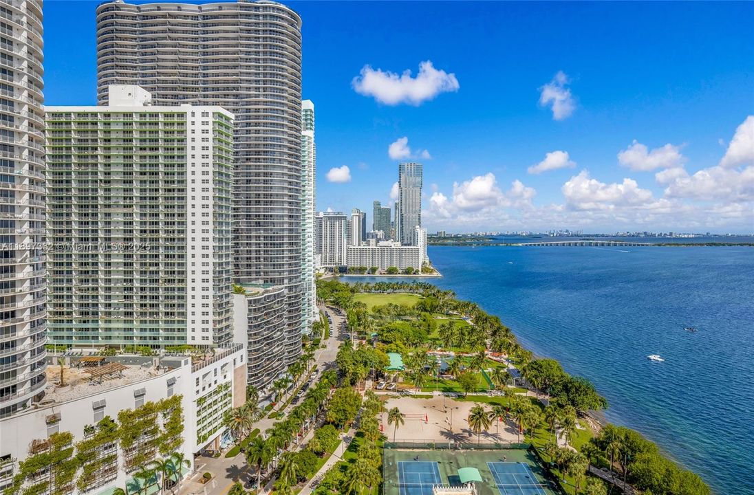 Active With Contract: $464,900 (1 beds, 1 baths, 1066 Square Feet)