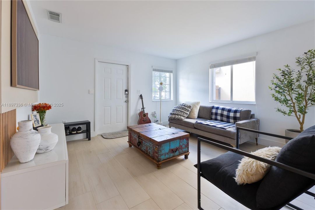 待售: $649,000 (3 贝兹, 3 浴室, 1425 平方英尺)