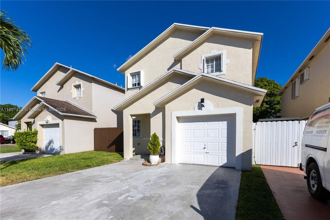 待售: $649,000 (3 贝兹, 3 浴室, 1425 平方英尺)