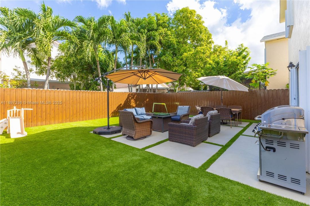 待售: $649,000 (3 贝兹, 3 浴室, 1425 平方英尺)