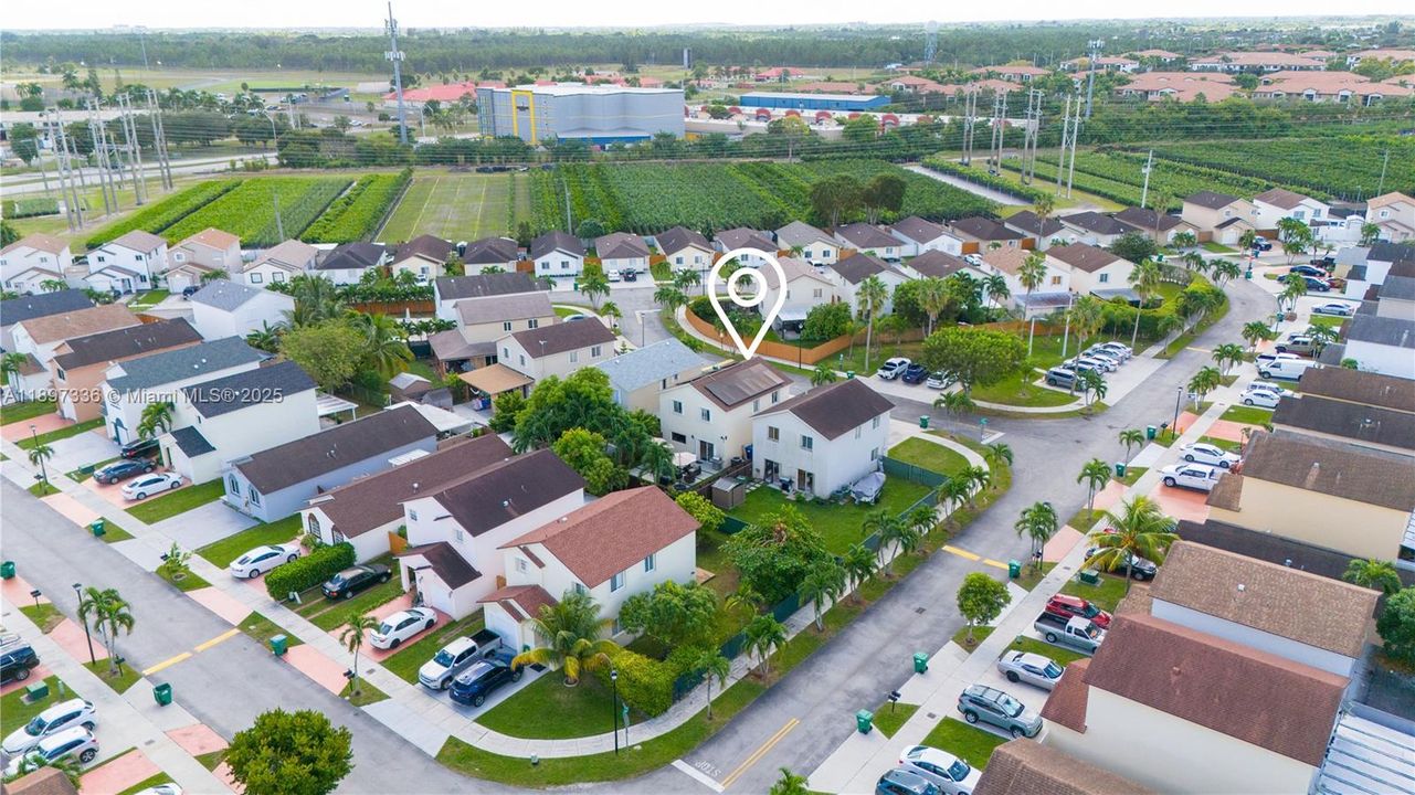 待售: $649,000 (3 贝兹, 3 浴室, 1425 平方英尺)