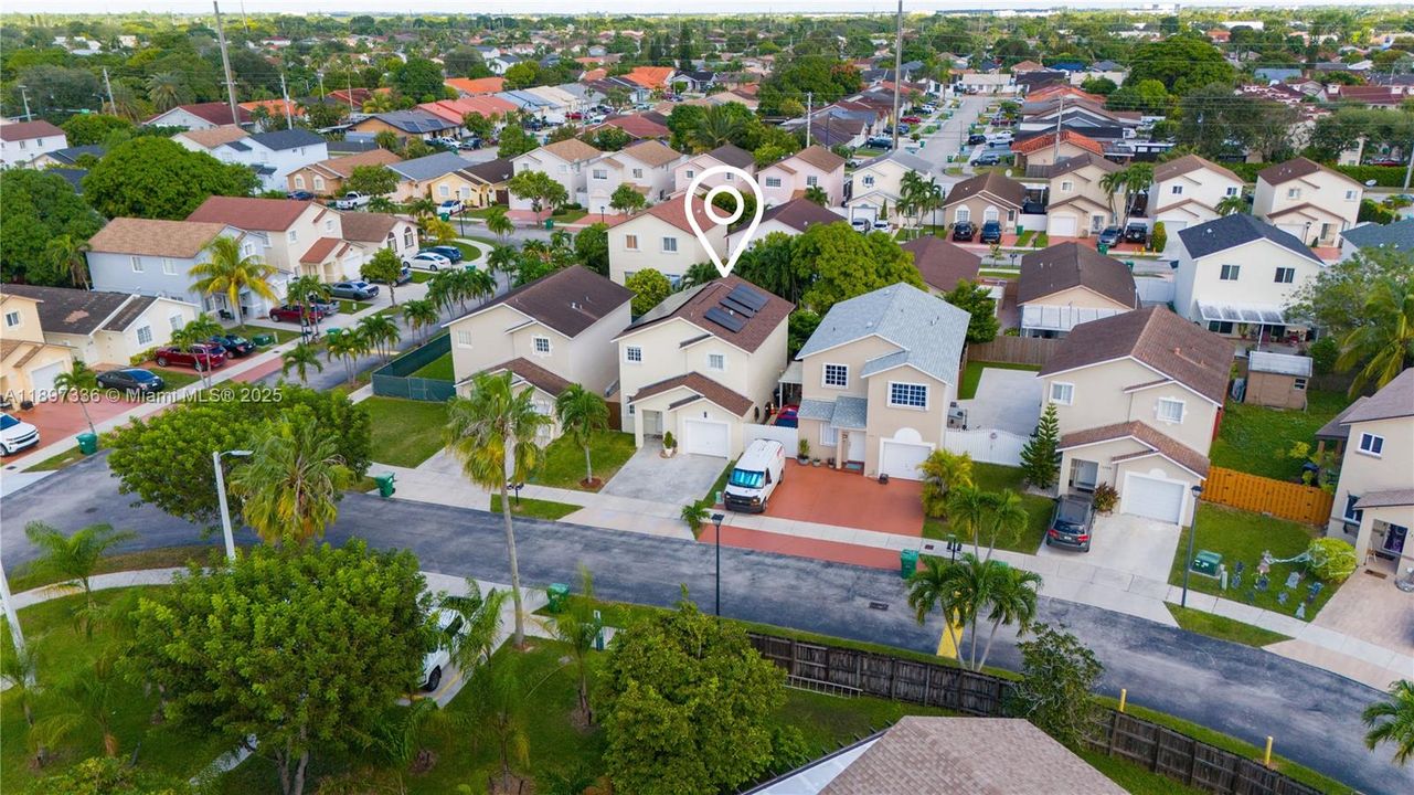 待售: $649,000 (3 贝兹, 3 浴室, 1425 平方英尺)