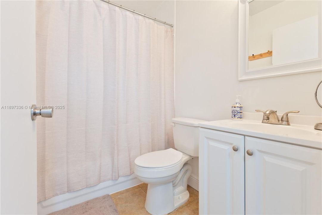 待售: $649,000 (3 贝兹, 3 浴室, 1425 平方英尺)