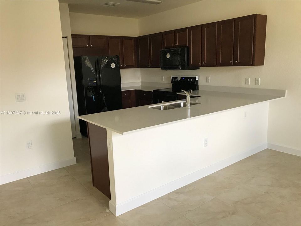 For Rent: $2,800 (3 beds, 2 baths, 1270 Square Feet)