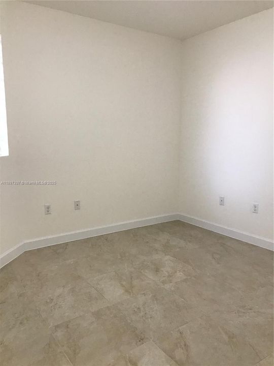 For Rent: $2,800 (3 beds, 2 baths, 1270 Square Feet)