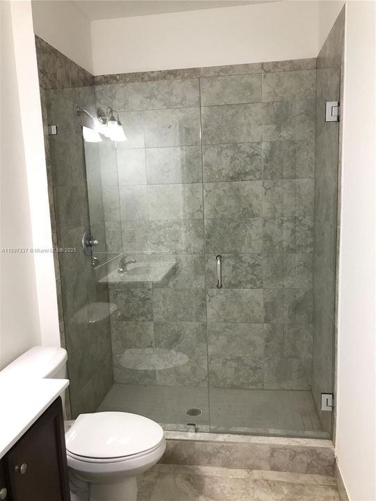 For Rent: $2,800 (3 beds, 2 baths, 1270 Square Feet)