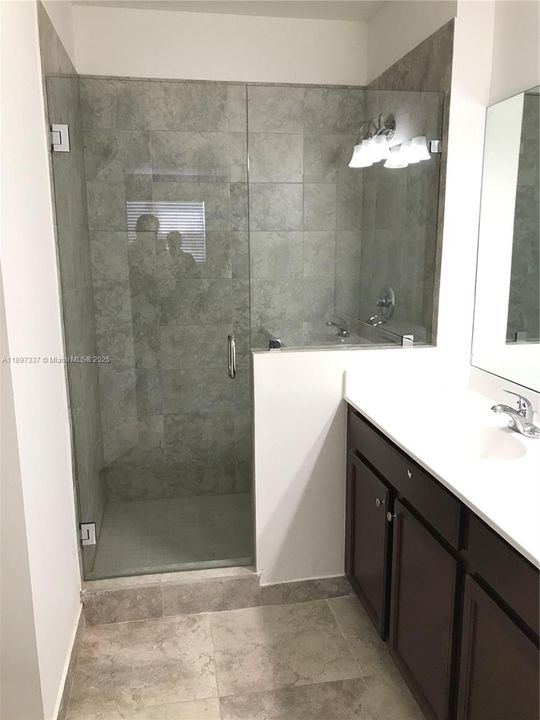 For Rent: $2,800 (3 beds, 2 baths, 1270 Square Feet)