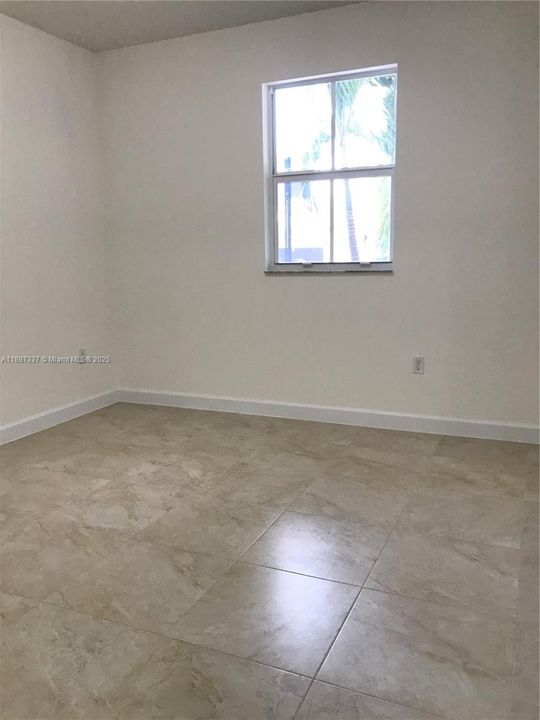 For Rent: $2,800 (3 beds, 2 baths, 1270 Square Feet)
