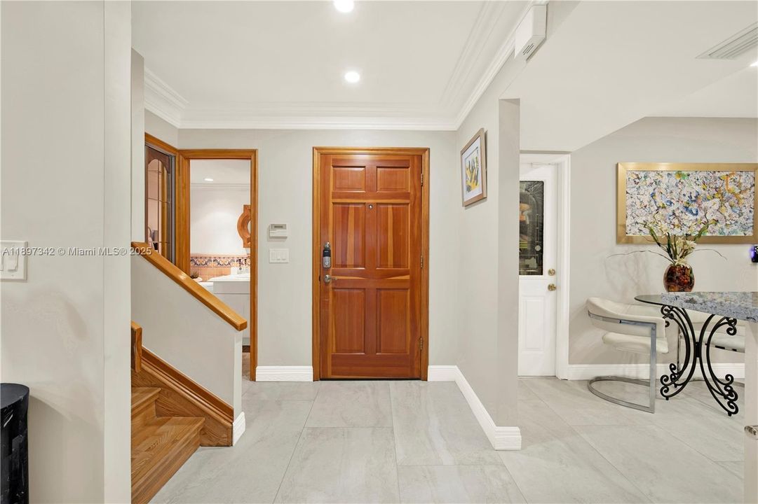 Recently Sold: $700,000 (3 beds, 2 baths, 1825 Square Feet)