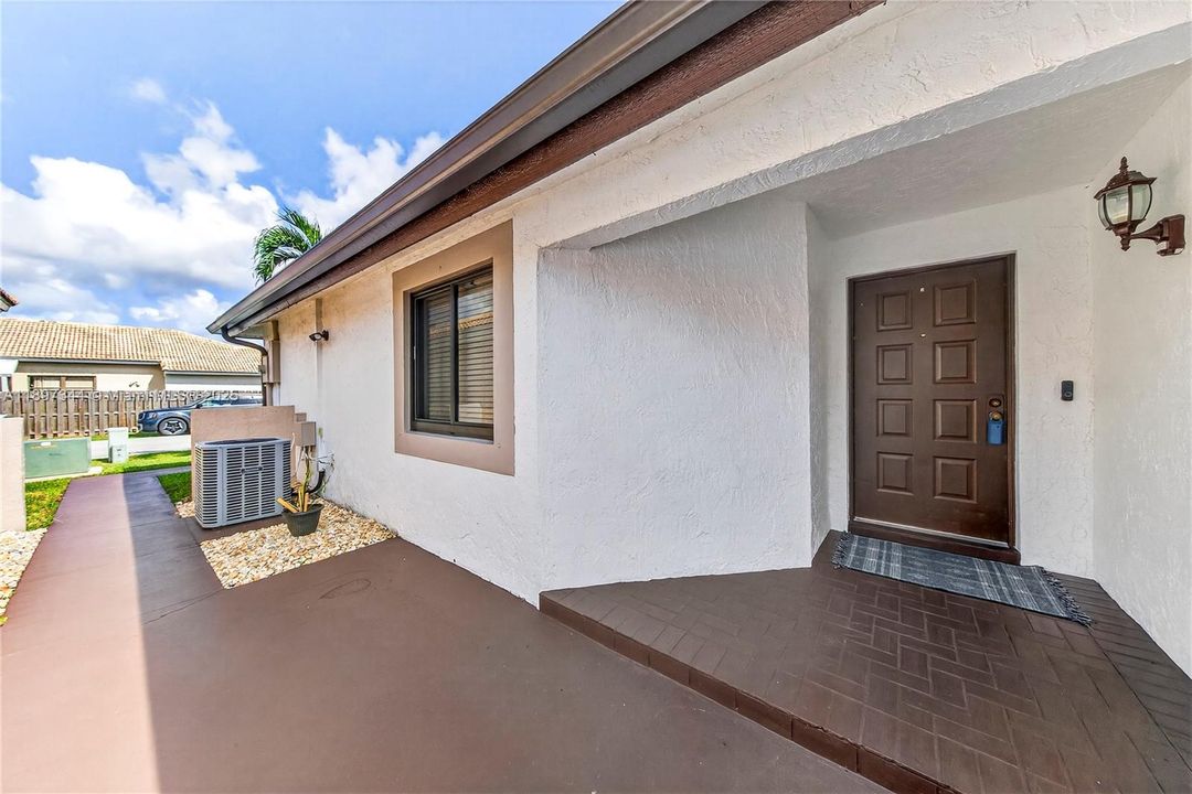 最近租的: $3,950 (3 贝兹, 2 浴室, 1546 平方英尺)