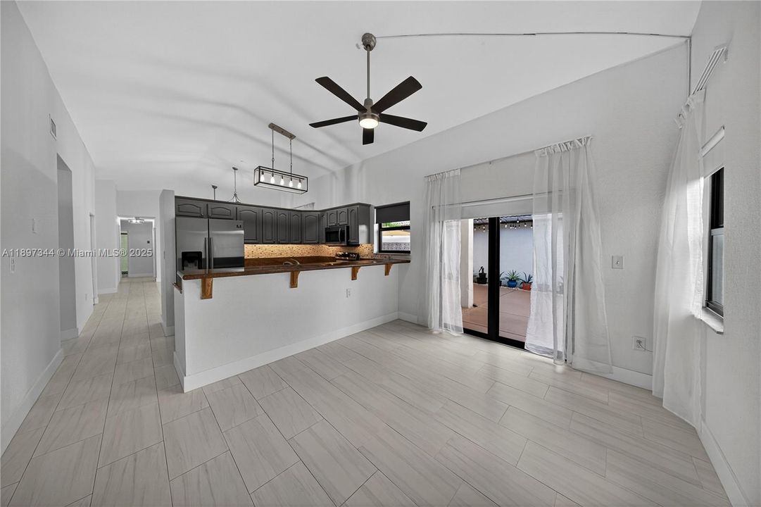 最近租的: $3,950 (3 贝兹, 2 浴室, 1546 平方英尺)