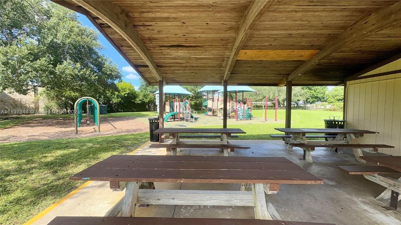 最近租的: $3,950 (3 贝兹, 2 浴室, 1546 平方英尺)