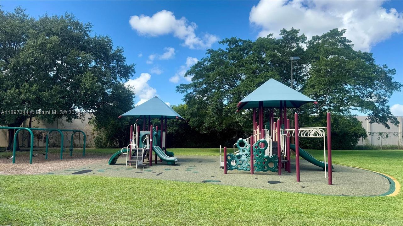 最近租的: $3,950 (3 贝兹, 2 浴室, 1546 平方英尺)