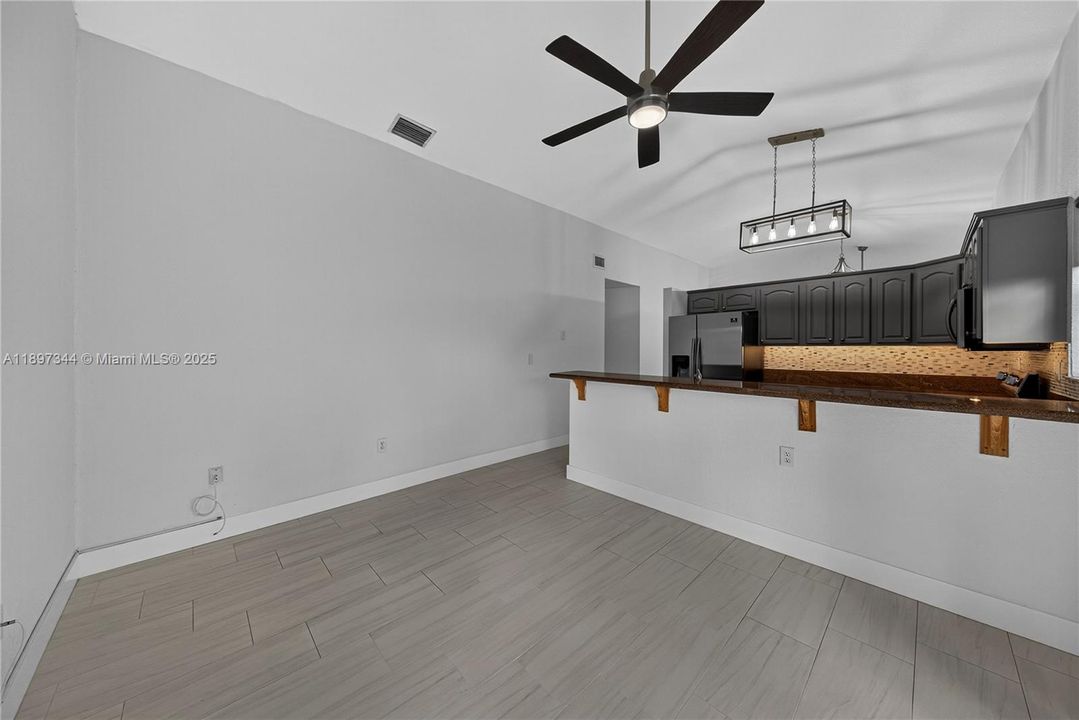 最近租的: $3,950 (3 贝兹, 2 浴室, 1546 平方英尺)