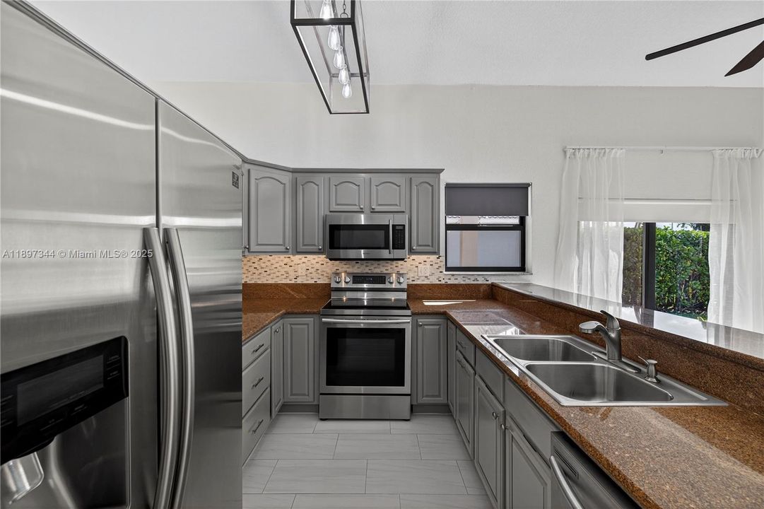 最近租的: $3,950 (3 贝兹, 2 浴室, 1546 平方英尺)