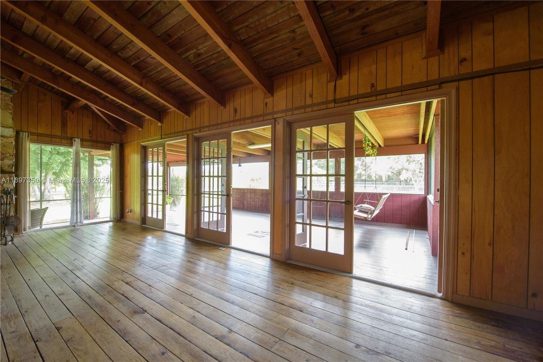 For Rent: $4,950 (3 beds, 3 baths, 3325 Square Feet)