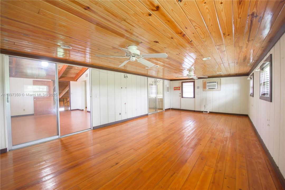 For Rent: $4,950 (3 beds, 3 baths, 3325 Square Feet)