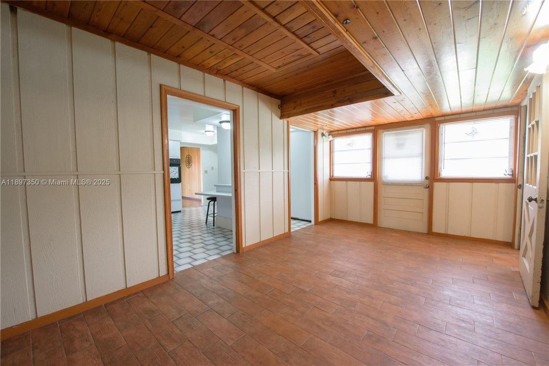 For Rent: $4,950 (3 beds, 3 baths, 3325 Square Feet)