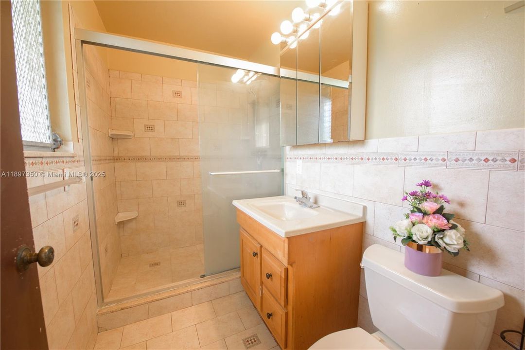 For Rent: $4,950 (3 beds, 3 baths, 3325 Square Feet)