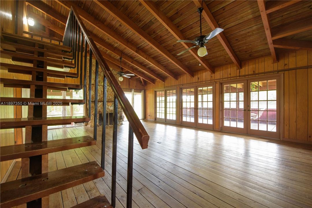 For Rent: $4,950 (3 beds, 3 baths, 3325 Square Feet)