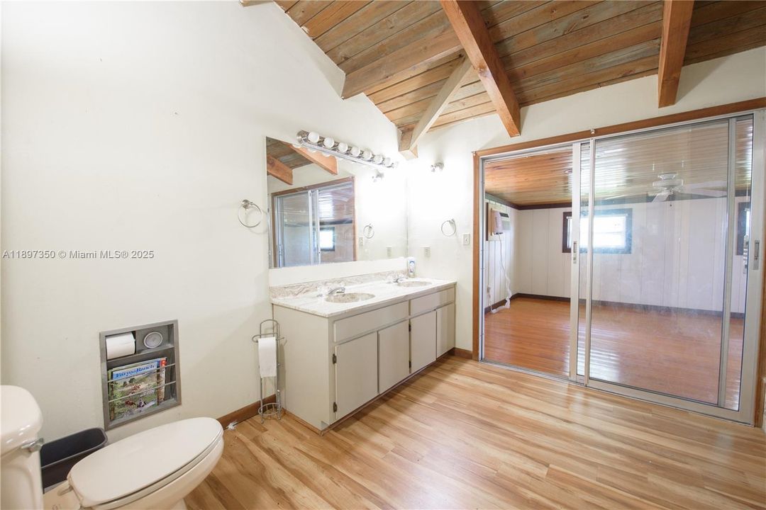 For Rent: $4,950 (3 beds, 3 baths, 3325 Square Feet)