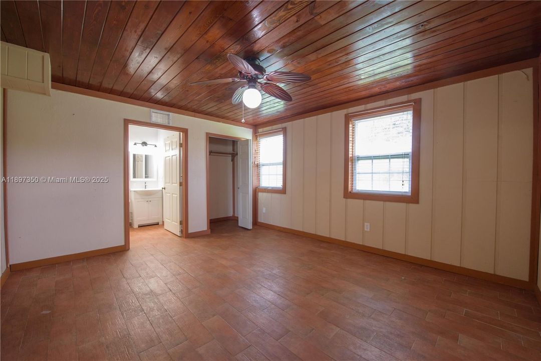 For Rent: $4,950 (3 beds, 3 baths, 3325 Square Feet)