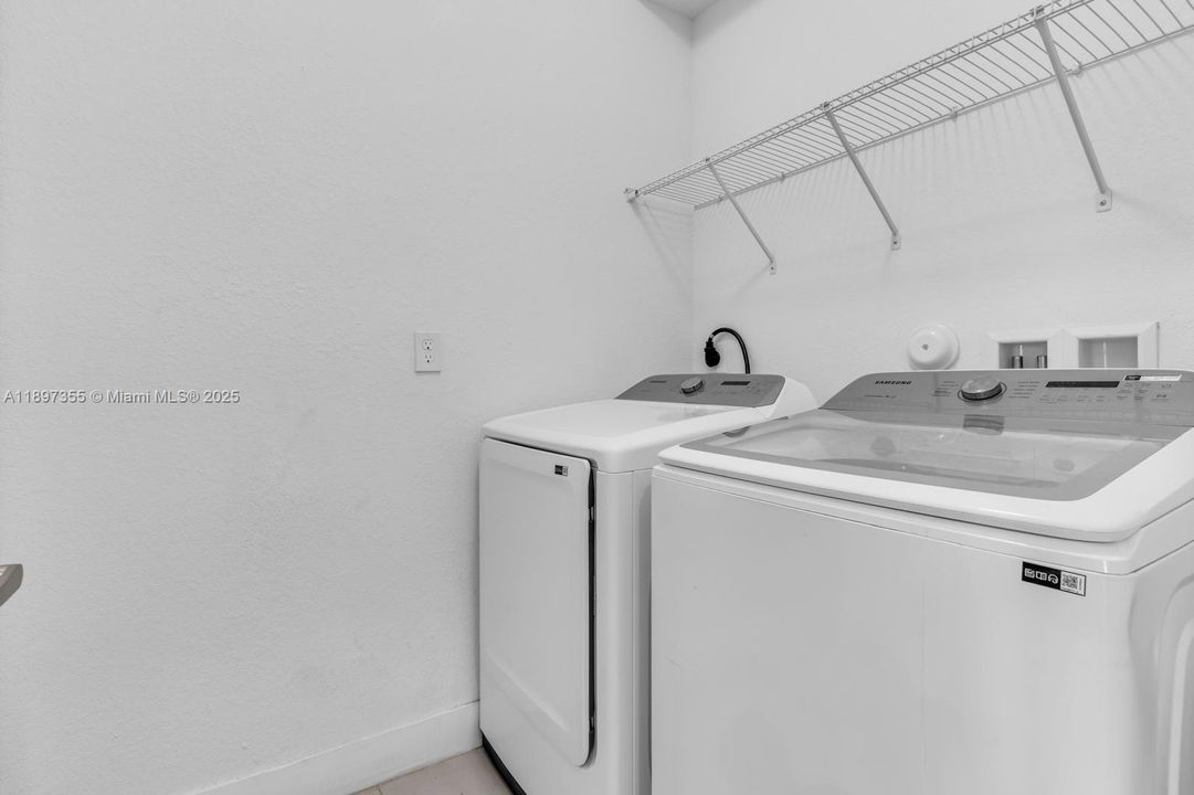 Active With Contract: $750,000 (4 beds, 3 baths, 2088 Square Feet)