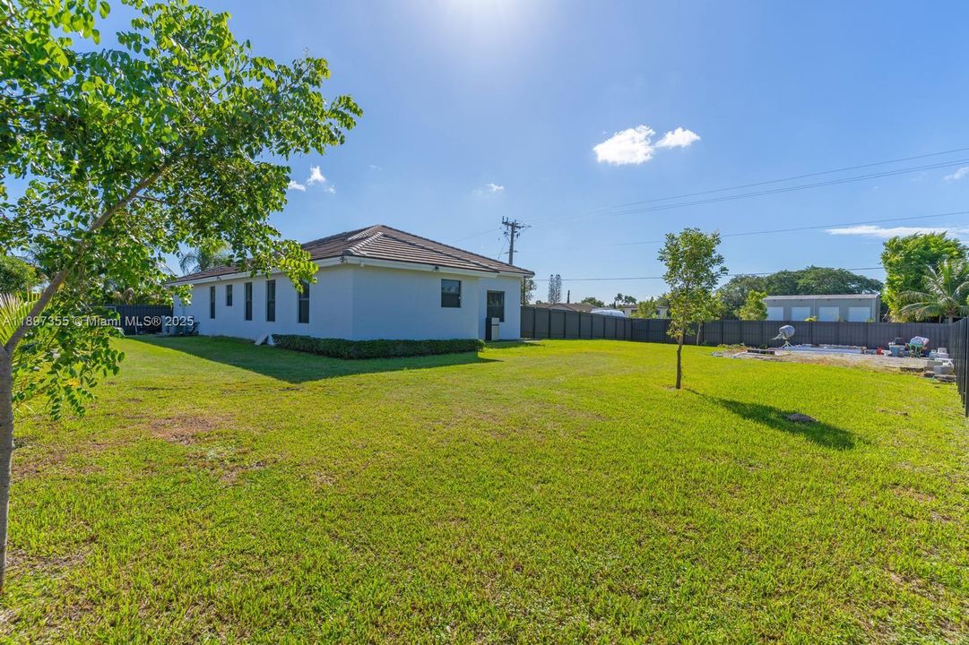Active With Contract: $750,000 (4 beds, 3 baths, 2088 Square Feet)